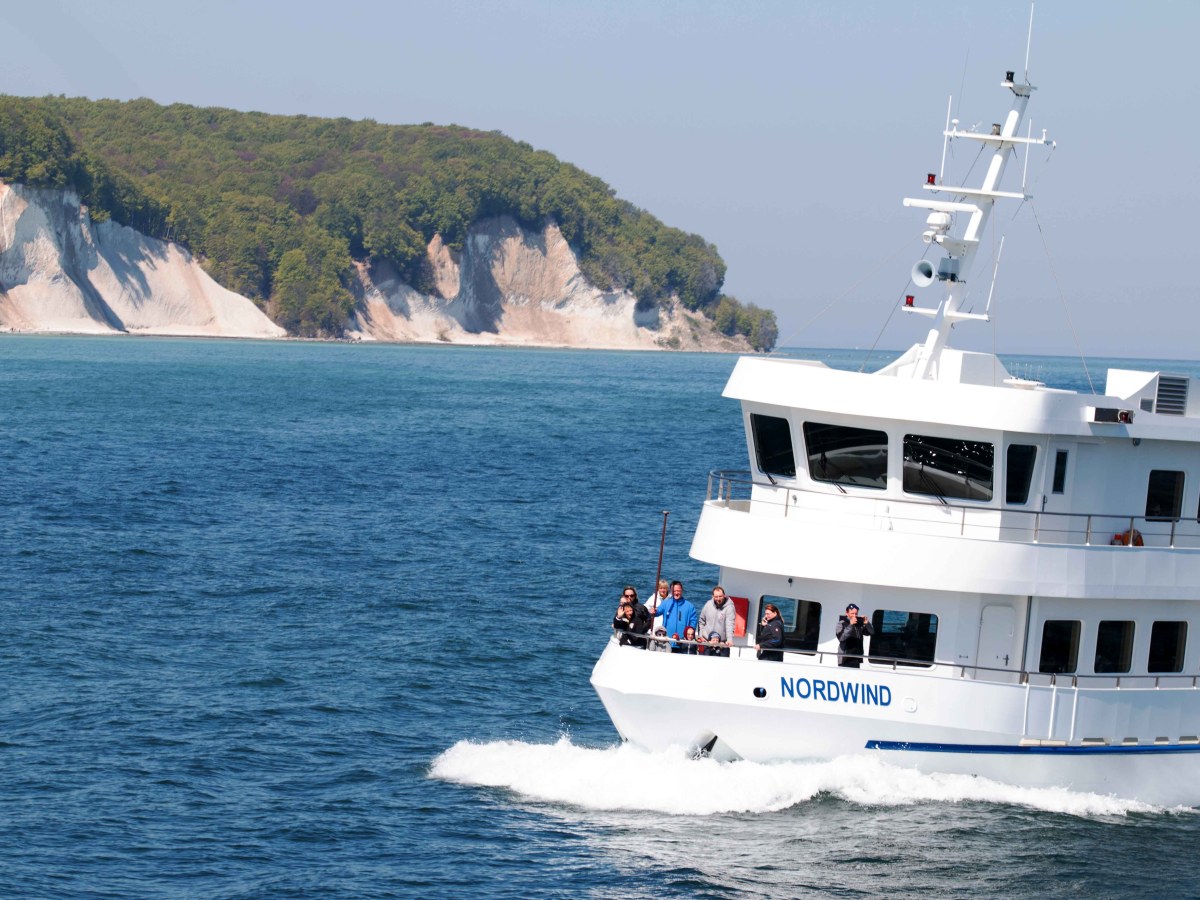 Schifffahrt von der Seebrücke Göhren zu den&nbsp;Kreidefelsen
