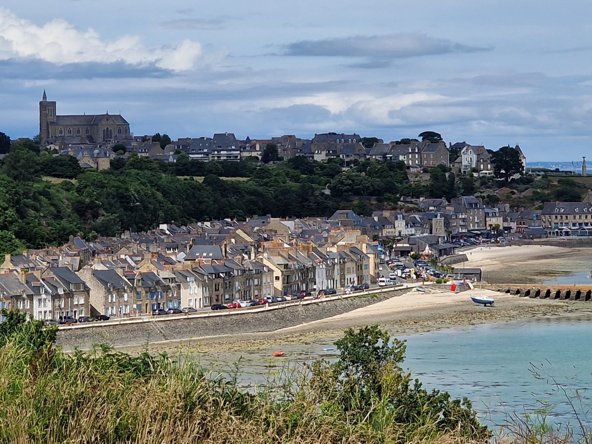 „Cancale: Zwischen Geschichte und Herausforderungen – Ein barrierefreier Blick auf die&nbsp;Bretagne“