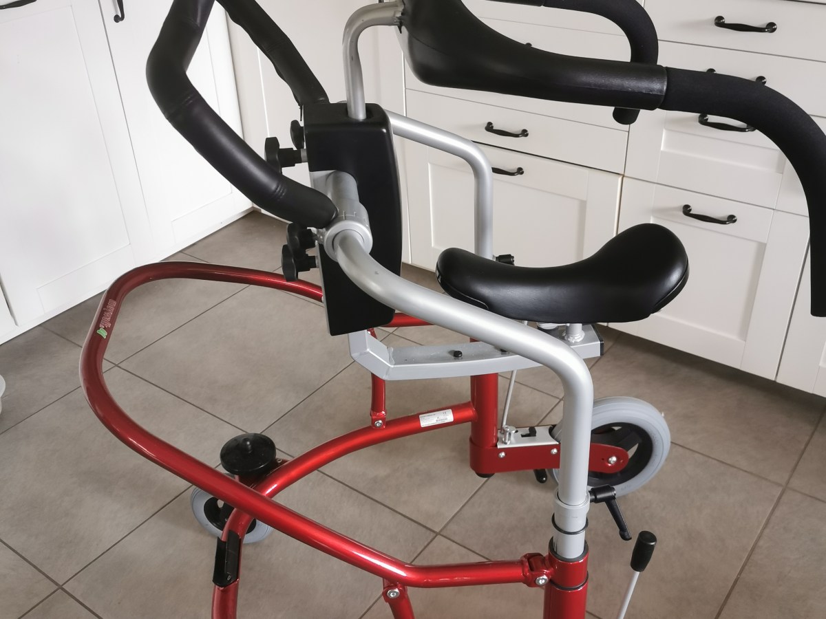 „Kampf um Hilfsmittel: Muskelkranke forderte wochenlang Unterstützung für Vela Meywalk&nbsp;2000“