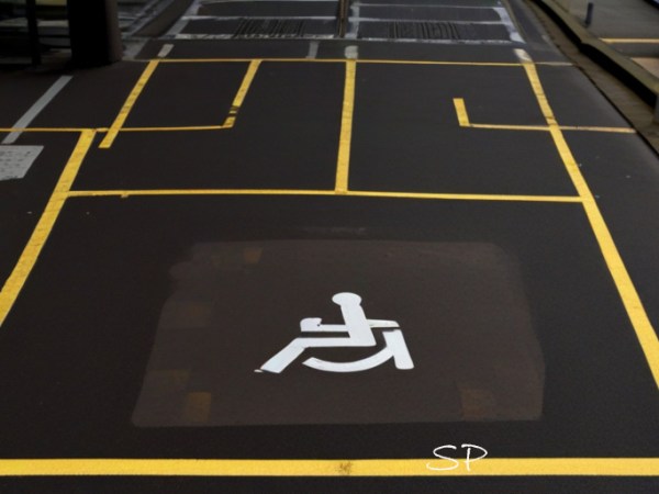 Kostenfreie Parkmöglichkeiten für Menschen mit Behinderungen an ausgewählten deutschen&nbsp;Flughäfen