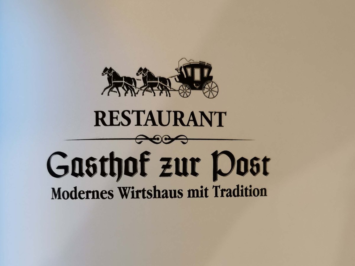  „Genuss mit kleinen Hürden – Mein Besuch im Restaurant Hotel Zur Post Olsberg“„Leckeres Essen, uriges Ambiente – doch die Barrierefreiheit hat&nbsp;Lücken“